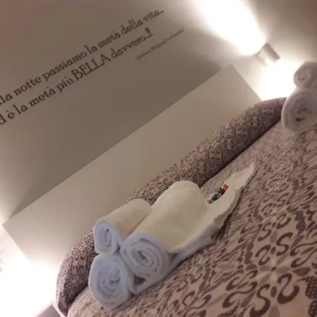 Le Stanze Dell'emiro Bed & Breakfast 4*